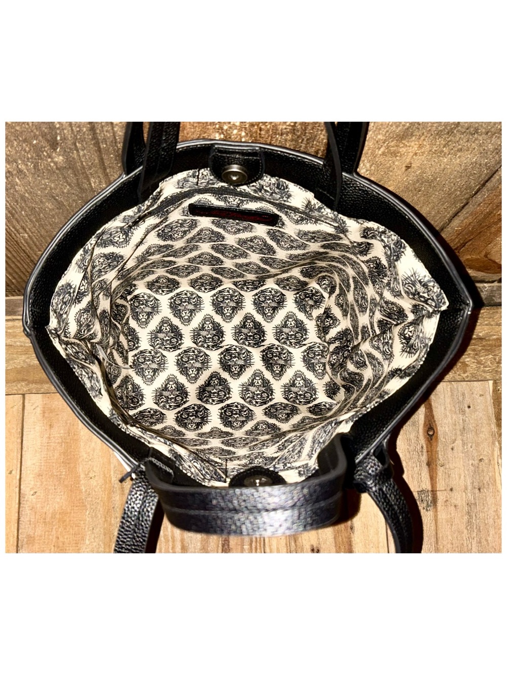 Ed Hardy. Skull and Roses Tote Bag with Free Bag Scarf & Dust Bag. - Picture 8 of 16